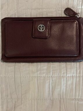 Giani Bernini Burgundy Leather Zip Wallet